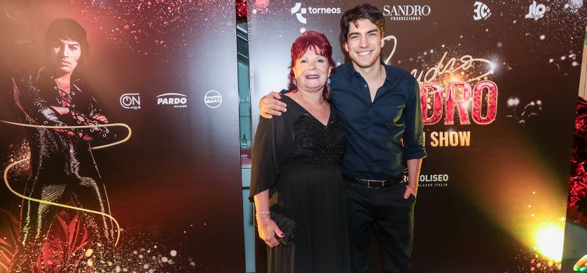 "Sandro, el Gran Show" convocó a destacadas figuras en el Teatro Coliseo