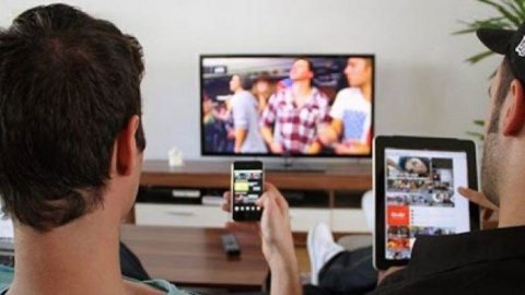 España: Internet alcanza el 90% de penetración y consolida su liderazgo como el medio más consumido