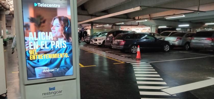 Telecentro presentó “Alicia en el país del entretenimiento”, su nueva campaña en el circuito de pantallas Resting Car