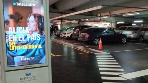 Telecentro presentó “Alicia en el país del entretenimiento”, su nueva campaña en el circuito de pantallas Resting Car