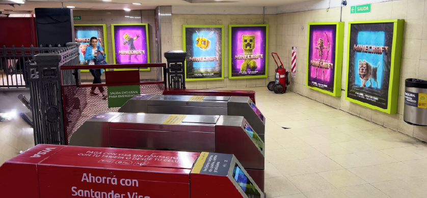 Grupo Vía implementa una campaña temática de Minecraft en estaciones clave del Subte de la Ciudad de Buenos Aires