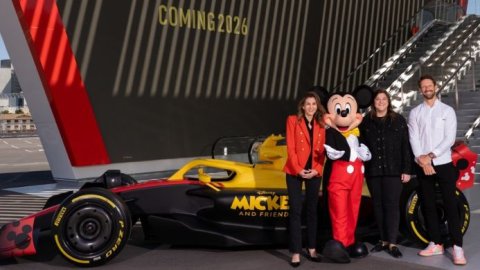 Disney y Fórmula 1 revelan su colaboración con Mickey y amigos