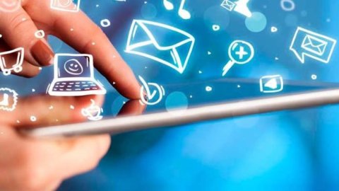 Casi el 50% de los argentinos se enteran de noticias por redes sociales