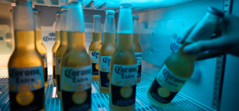 Corona presenta Natural Freezers, una innovación para reducir el consumo eléctrico en México