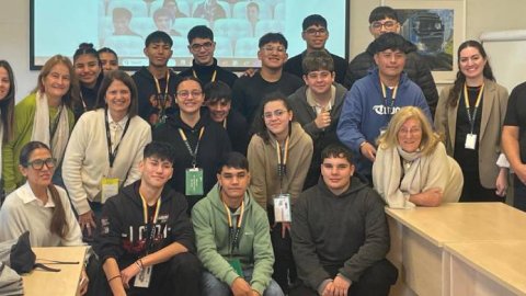 Volvo Argentina lanza la décima edición de su programa de formación técnica para jóvenes