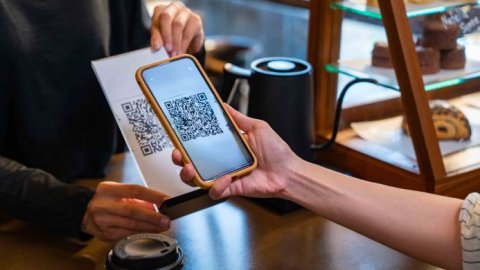 Ya se pueden usar criptomonedas para pagar con QR en cualquier comercio