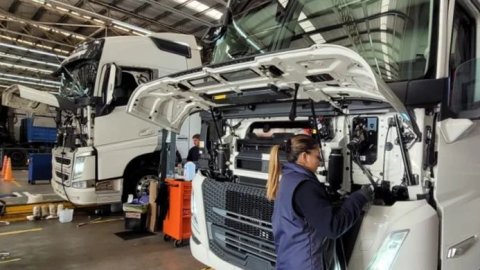 Volvo Trucks y Buses lanza una nueva modalidad de capacitación técnica: formaciones in situ en concesionarios