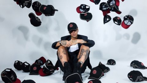 Duki y New Era lanzan gorra 9FORTY de edición limitada