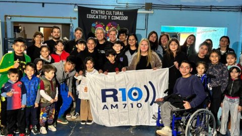 Radio 10 realizó un Taller de Radio en el Centro Abuela Elvira