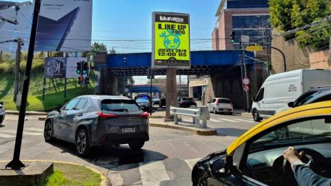 Sarmiento amplía su circuito de tótems digitales en la ciudad de Buenos Aires