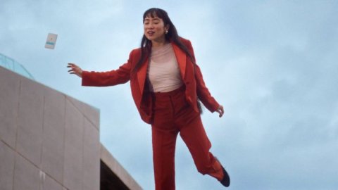 "Tan liviano como el aire", la nueva campaña digital de Wild Fi para La Roche-Posay