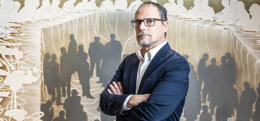 Medios impresos en tiempos digitales: El País de España reabre el debate