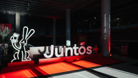 Coca-Cola FEMSA lanza en Argentina Juntos+ App para digitalizar la gestión de comercios