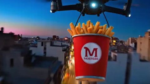 Mostaza estrena nuevo spot para seguir celebrando sus papas coated