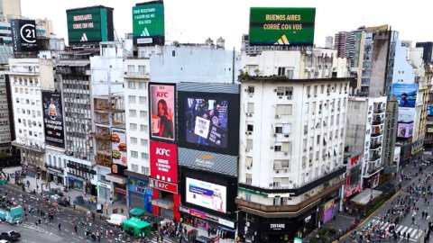 Atacama Publicidad cambia el entorno del Obelisco con Pantallas de última generación