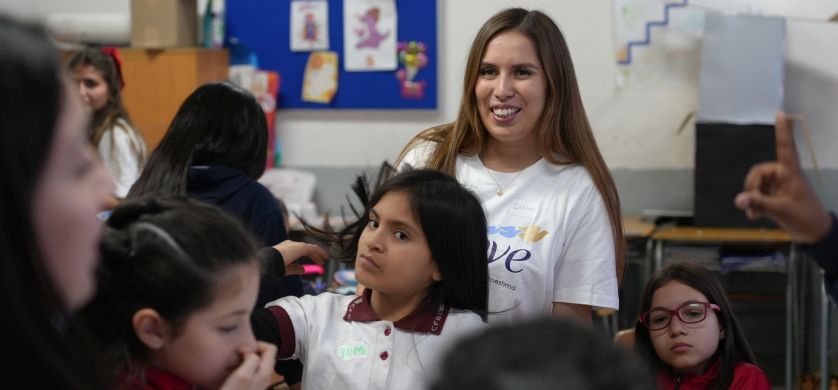 Dove celebra el Día Internacional de la Niña con un llamado a que #CambiemosElCumplido