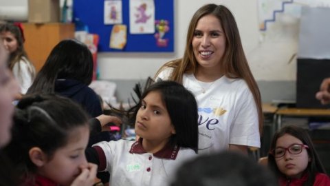 Dove celebra el Día Internacional de la Niña con un llamado a que #CambiemosElCumplido