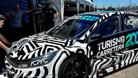 Para todo el país y por la Televisión Pública, el Turismo Carretera 2000 y el Turismo Pista corren en Toay