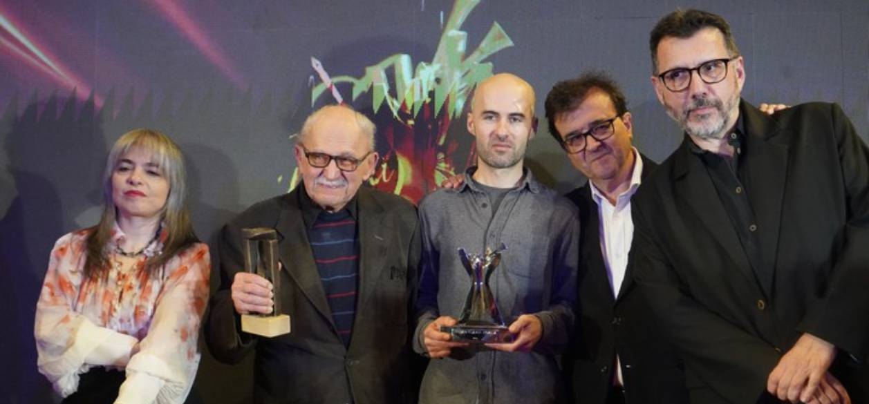 “Cuaderno inglés”, de Daniel Morales, obra ganadora del 28° Premio Clarín Novela