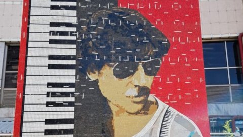 El mural de Charly por dentro: los materiales de alta performance que hicieron posible este homenaje urbano