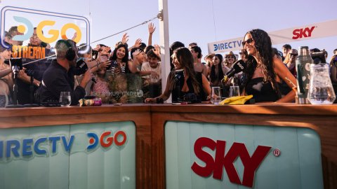 Pampita deslumbra en Punta del Este, junto a Zaira Nara y Joaquín “El Pollo” Álvarez en DGO Stream