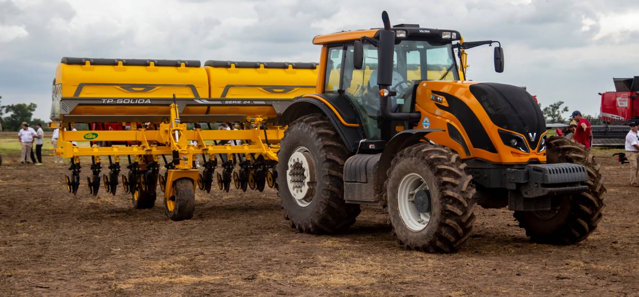 Valtra será nuevamente Tractor Oficial de Expoagro 2026