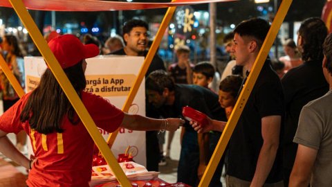 Entretenimiento y conexión: la propuesta de McDonald’s junto a CAS para el verano