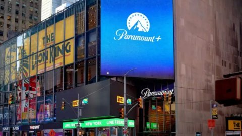 Paramount mejora su oferta por Warner Bros. para superar a Netflix