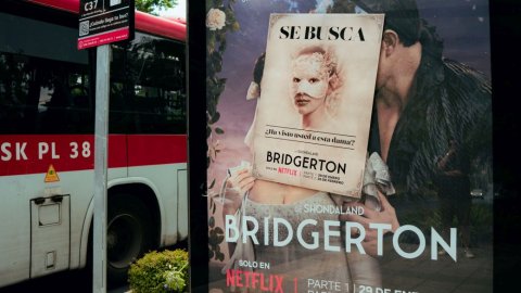 Chile: campaña de Carat por el lanzamiento de la cuarta temporada de Bridgerton