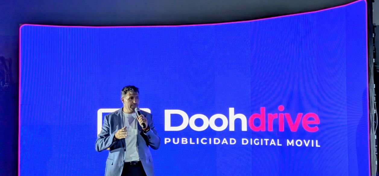Lanzan Doohdrive, la primera plataforma de publicidad digital en taxis de CABA