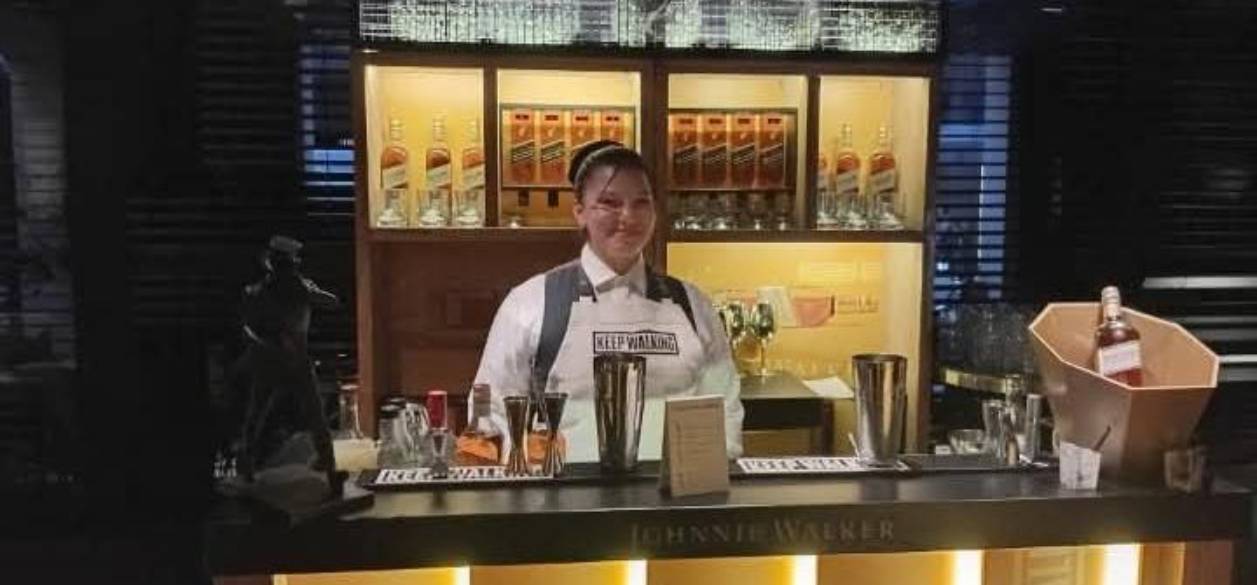 Diageo impulsa la formación y el acceso laboral de mujeres en hospitalidad