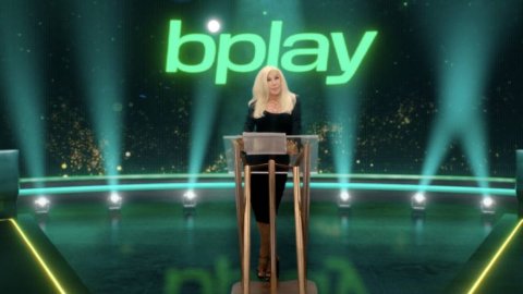 Susana Giménez protagoniza la campaña de bplay creada por TombrasNiña