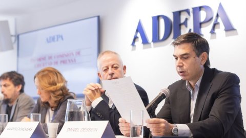 ADEPA presentó su informe semestral de Libertad de Prensa: "La democracia y la libertad requieren del diálogo"