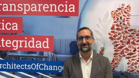 Fiebre por la IA: 3 de cada 4 CEOs ya deciden sobre tecnología, pero muchas empresas aún no saben para qué usarla