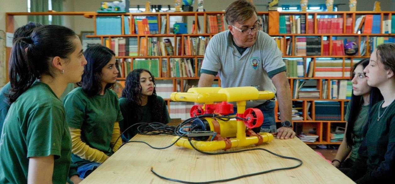 Clarín y Zurich lanzan una nueva edición del premio Docentes que Inspiran