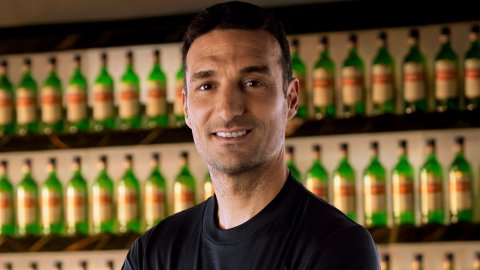 “Camuflado”, la campaña de Gancia que celebra el optimismo argentino junto a Scaloni