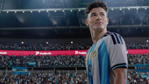 Julián Álvarez protagoniza la nueva campaña de PedidosYa y GUT rumbo al Mundial 2026