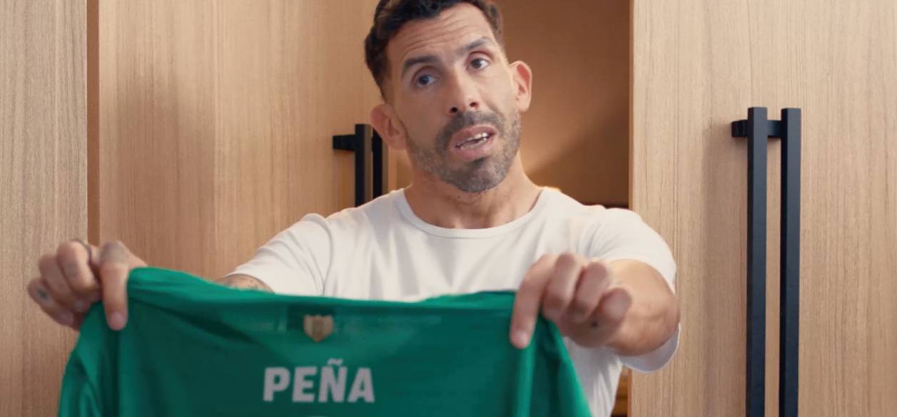 Con Carlos Tévez, draftLine lanza "Siempre con la nuestra" para Paceña