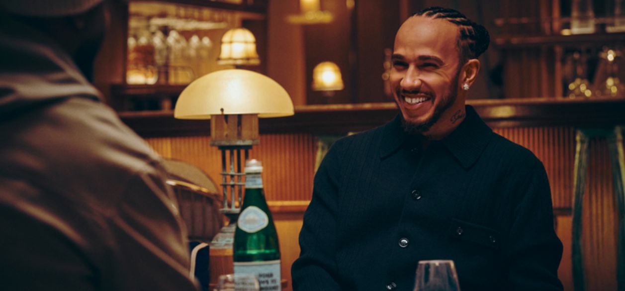 Sanpellegrino captura la conexión real entre Lewis Hamilton y su círculo más cercano