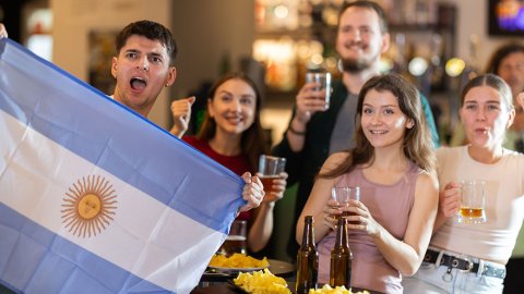 Entre la planificación y el impulso: cómo los argentinos organizan su consumo para el Mundial 2026