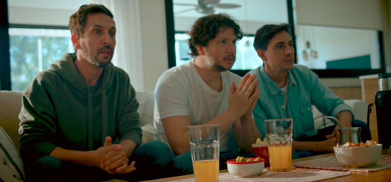 "Juntada con amigos", el nuevo spot Verisure sobre seguridad y tranquilidad en el hogar