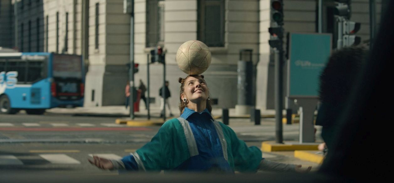 Una campaña que conecta con la memoria emocional del país: Life Seguros apuesta por “Live is Life”