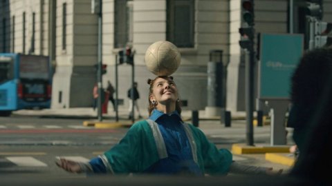 Una campaña que conecta con la memoria emocional del país: Life Seguros apuesta por “Live is Life”