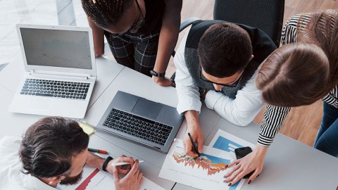 6 de cada 10 trabajadores argentinos se muestra optimista sobre las perspectivas de la industria en la que trabaja