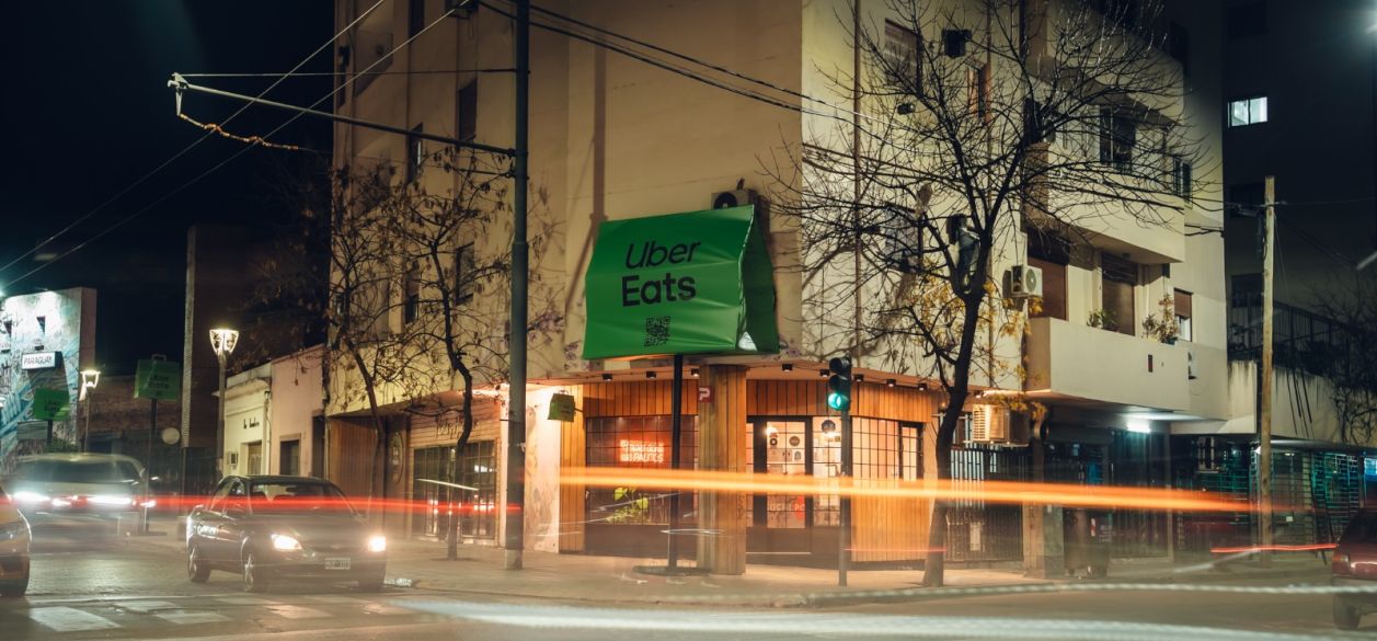 Uber Eats llega a Córdoba y deja la ciudad "envuelta para delivery"