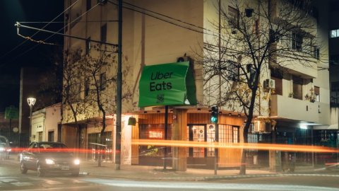 Uber Eats llega a Córdoba y deja la ciudad "envuelta para delivery"