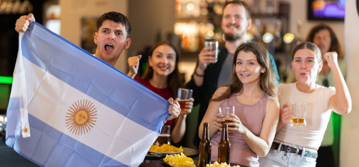 Las juntadas para ver la Copa: claves para entender consumos y presupuestos