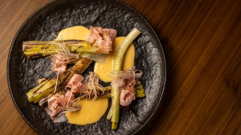Cruz Godoy: el nuevo restaurante de Palermo que reinterpreta las brasas desde una mirada contemporánea
