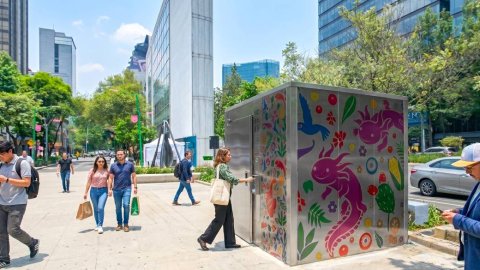 Global Vía Pública impulsa un sistema de baños inteligentes en México