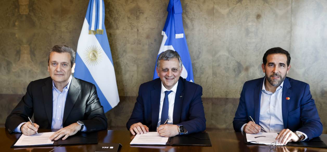 Mastercard e YPF Digital firman un acuerdo estratégico para integrar nuevas capacidades de pago